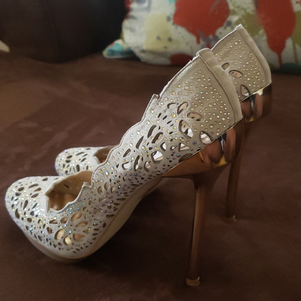 BCBG Maxazria Showstoppers